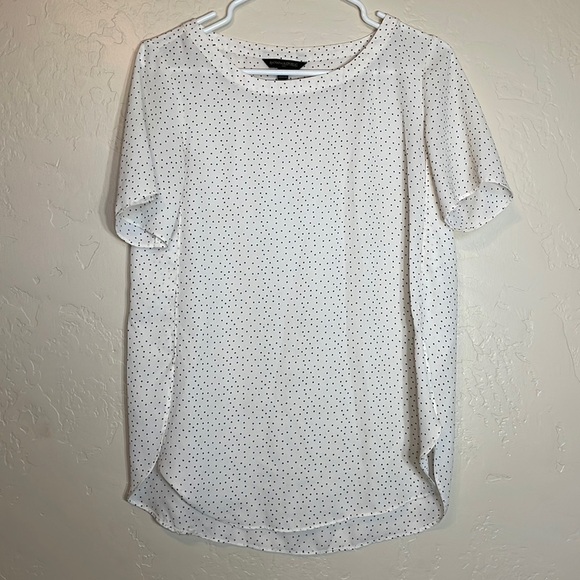 Banana Republic Tops - BANANA Republic Light Flow shirt Size XS Black and white